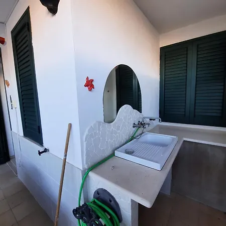 Lacasadeigechiotranto Holiday home *