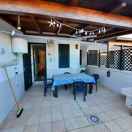 Holiday home Lacasadeigechiotranto *